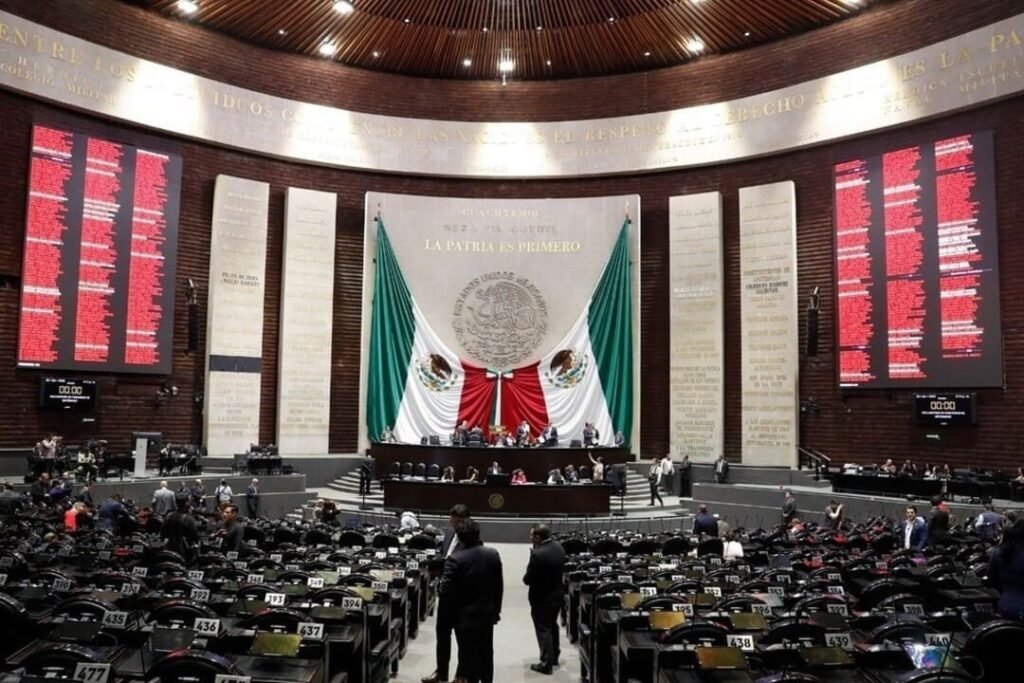 Diputados discutirán esta semana leyes laboral, derechos de autor y Plan B en tres sesiones; podrían ser aprobadas en el Pleno.