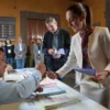 Claudia Sheinbaum vota en histórica elección judicial