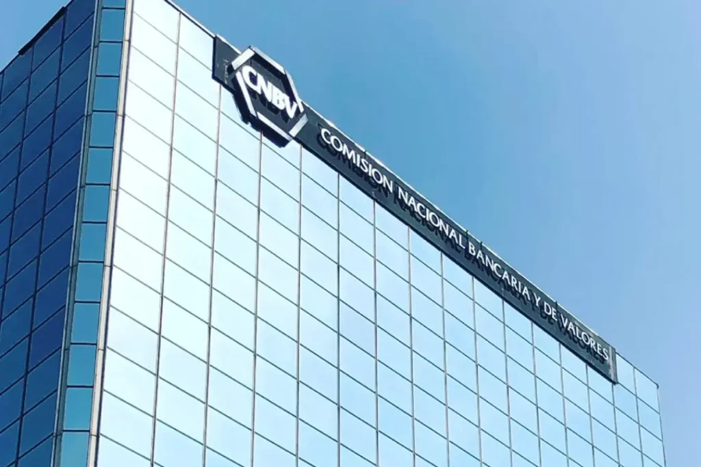 CNBV decretó la intervención temporal de CIBanco e Intercam para proteger a sus clientes, tras acusaciones de EE.UU. por presunto lavado vinculado al fentanilo.