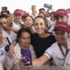 Sheinbaum anuncia en Aquila, cirugías de cataratas gratis para adultos mayores