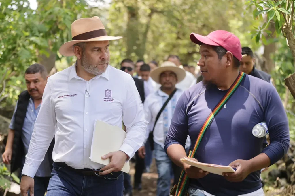 El Gobernador reiteró su apoyo al campo michoacano ante la baja del precio del maíz. Anunció mesas de trabajo con productores y coordinación con la Federación.