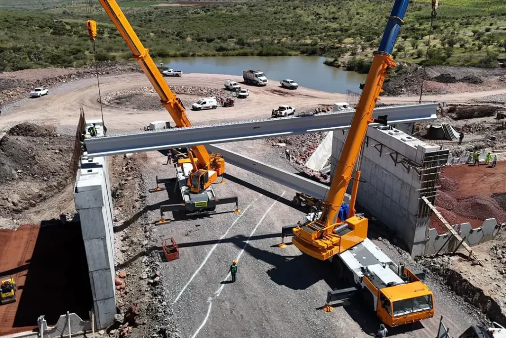 Comienza el montaje de trabes en el segmento 5 del segundo anillo periférico de Morelia, con un avance del 36 %, informó la SCOP; concluirá en 2026.