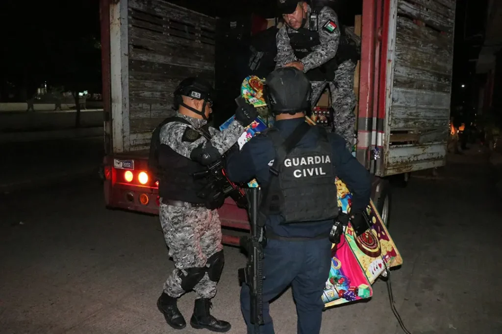 Máquinas tragamonedas aseguradas durante operativos de la SSP en municipios de Michoacán como parte de la estrategia contra la extorsión.