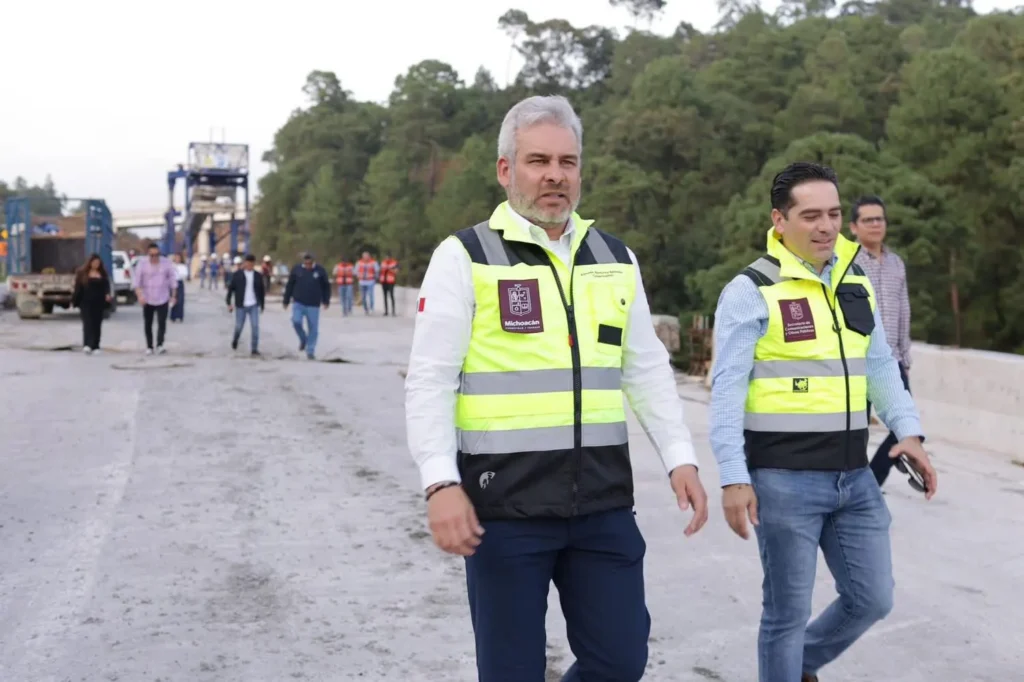 La ampliación de la Autopista Siglo XXI permitirá reducir traslados, mejorar la seguridad y fortalecer el comercio que conecta a Michoacán con el Centro del país.