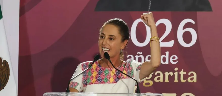 Claudia Sheinbaum durante un acto en Petatlán, Guerrero, donde afirmó que México mantiene relaciones internacionales sin subordinación.