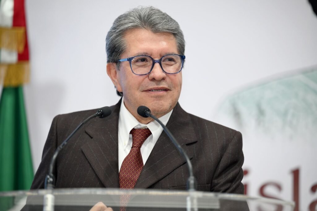 Ricardo Monreal ofrece declaraciones sobre la reforma electoral y la importancia de la participación ciudadana, en Ciudad de México.