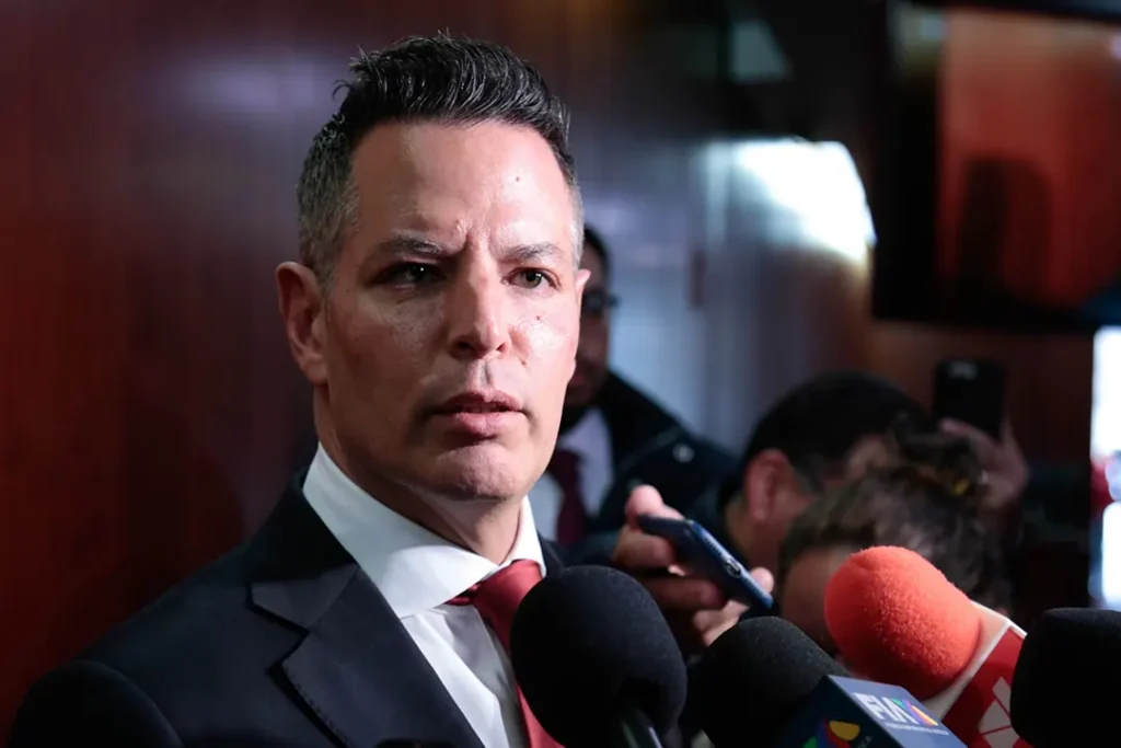 Alejandro Murat Hinojosa durante una entrevista sobre política exterior y el nombramiento del embajador de México en Reino Unido.