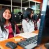 Estudiantes de bachillerato en Michoacán participan en cursos en línea de Inteligencia Artificial y desarrollo de software como parte del Plan Michoacán, programa estatal que capacita a más de 7 mil jóvenes.
