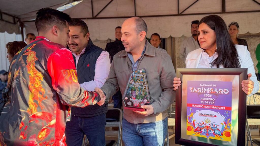 Toritos de petate durante el Martes de Carnaval 2026 en Tarímbaro, Michoacán.
