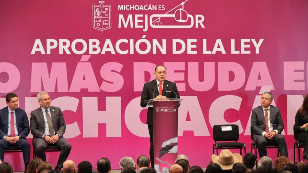 En el Congreso del Estado, en Morelia, el diputado Baltazar Gaona García respaldó la reforma “No Más Deuda en Michoacán”, que busca frenar el endeudamiento público estatal.