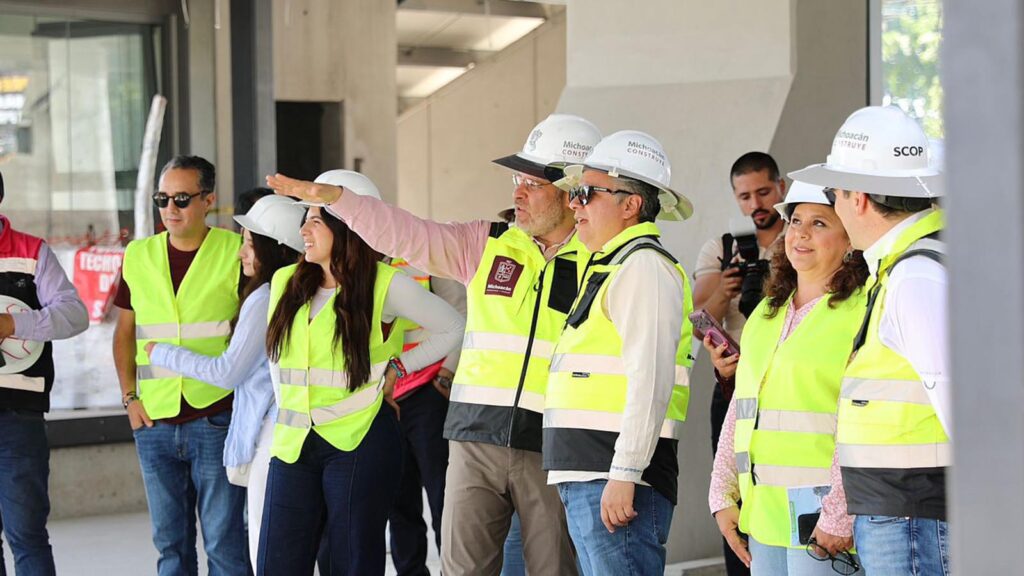 Alfredo Ramírez Bedolla supervisa obras de infraestructura en Michoacán