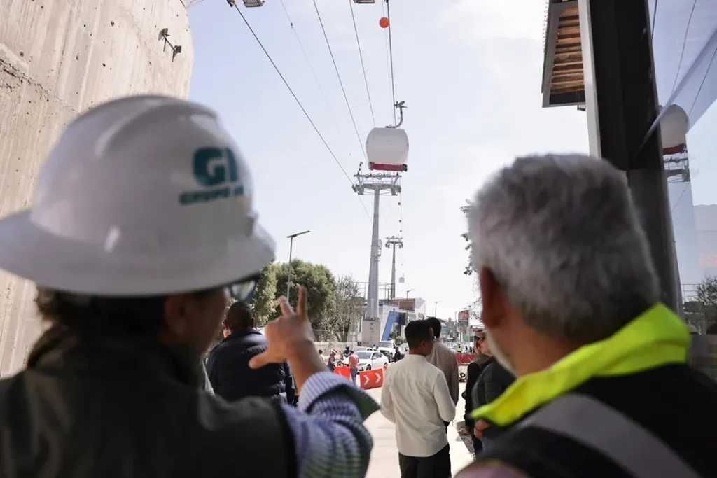 Teleférico de Uruapan con 94.81 por ciento de avance, proyecto impulsado por Sedum para fortalecer el turismo y la economía local.