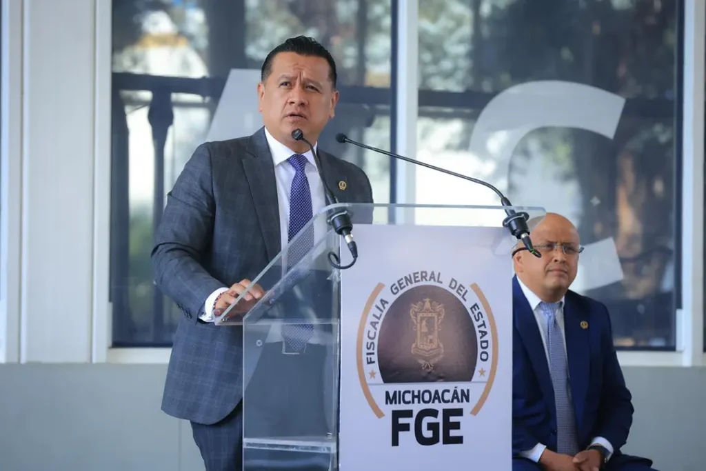 Carlos Torres Piña durante informe sobre reducción del 56% en delitos de alto impacto en Michoacán.