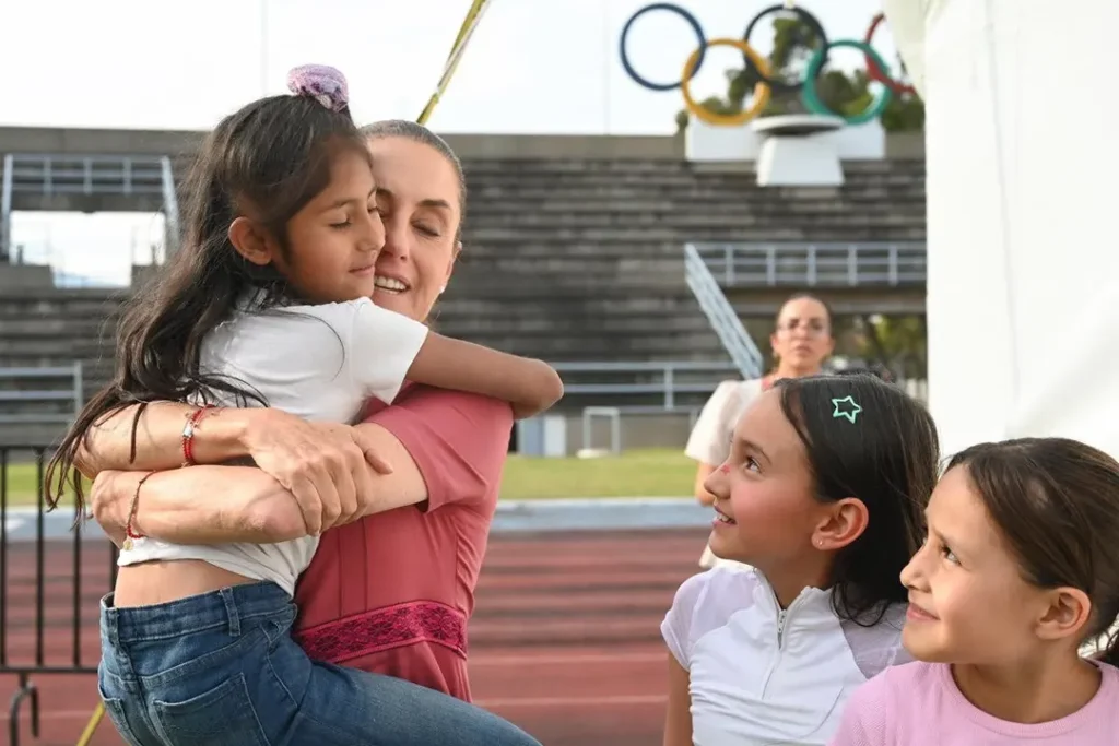 Presidenta Claudia Sheinbaum entrega Programas para el Bienestar en Morelia, Michoacán.