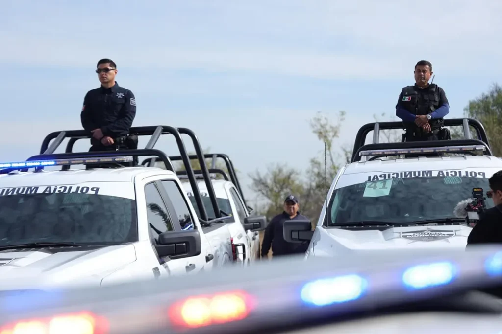 Entrega de armas, patrullas y cámaras corporales de la SSP a la Guardia Civil en Michoacán.