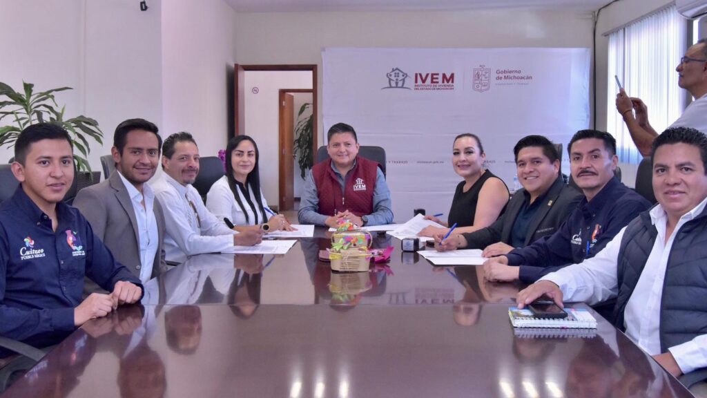 Obras de construcción de viviendas en Cuitzeo como parte del Programa de Vivienda para el Bienestar.