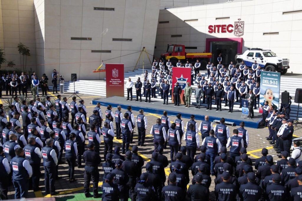 Operadores del 911 en Michoacán durante jornada de atención de emergencias con cobertura permanente en el estado.