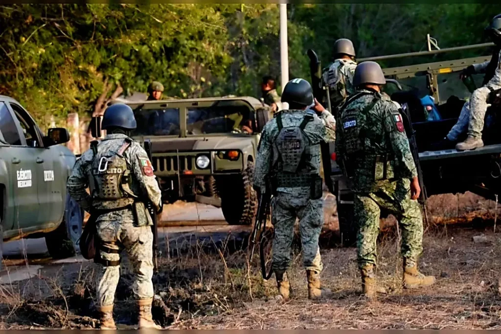Tres militares resultaron heridos tras el estallido de una mina improvisada en Las Bateas, comunidad de Apatzingán, mientras patrullaban con apoyo federal.