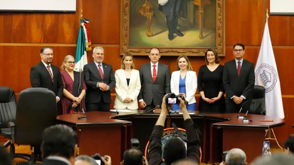 Magistrados del TAAM presentan Informe 2025 en el Auditorio del Palacio de Justicia José María Morelos.