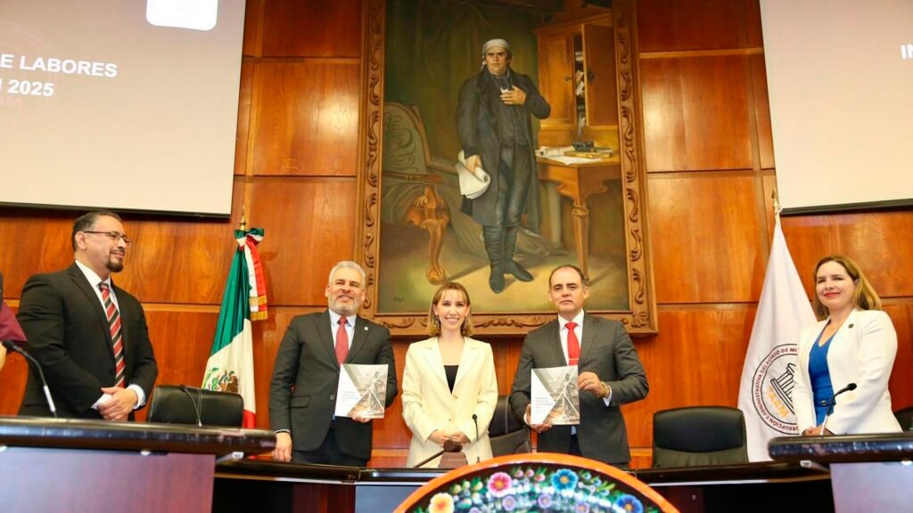 Bedolla llama a defender derechos ante el Tribunal Anticorrupción en Morelia.