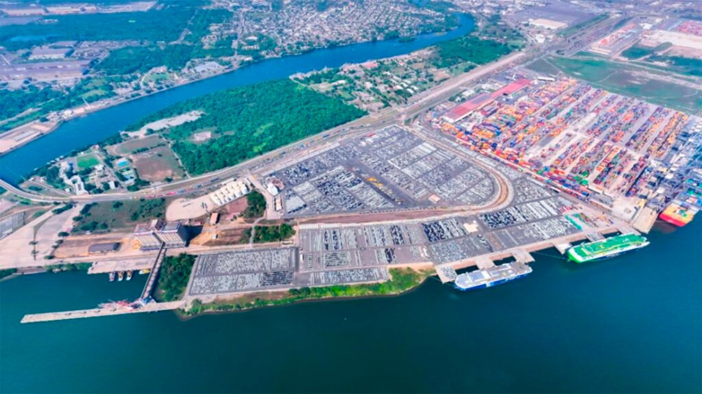 Vista aérea del Puerto de Lázaro Cárdenas
