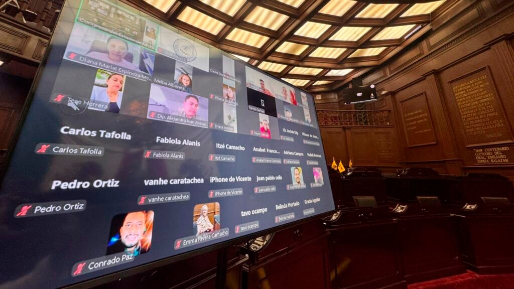 Sesión del Congreso de Michoacán donde se aprobó la reforma al artículo 127 constitucional