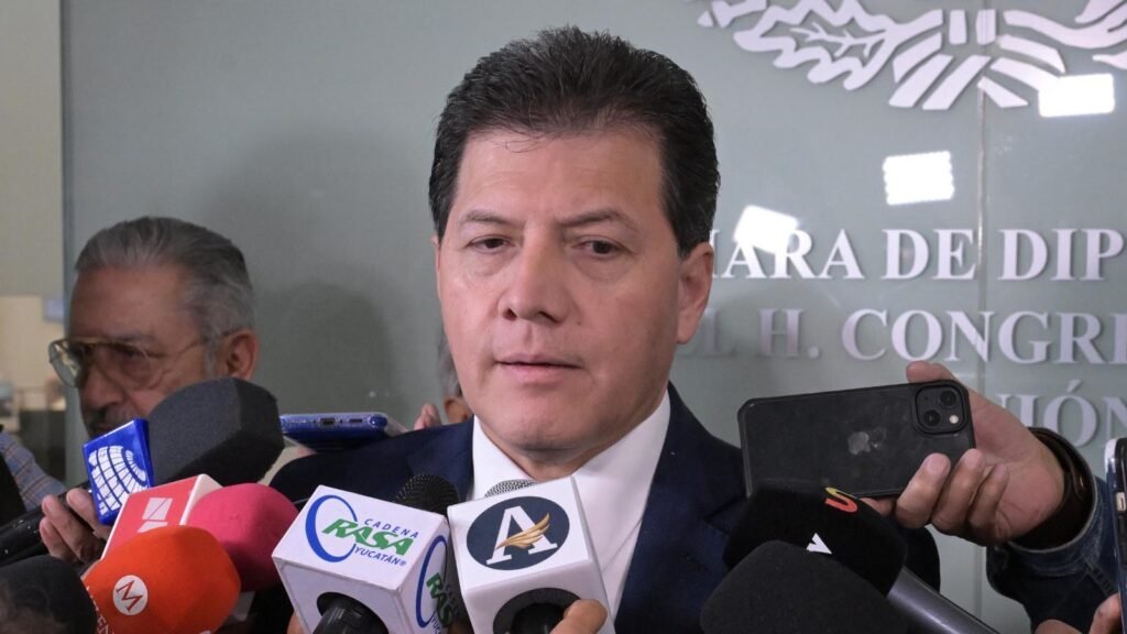 El diputado Víctor Hugo Lobo ofrece declaraciones a medios sobre la recepción y análisis de la reforma electoral en la Cámara de Diputados.