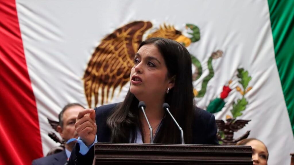 Diputada Teresita Herrera presenta iniciativa sobre entornos familiares en el Congreso de Michoacán