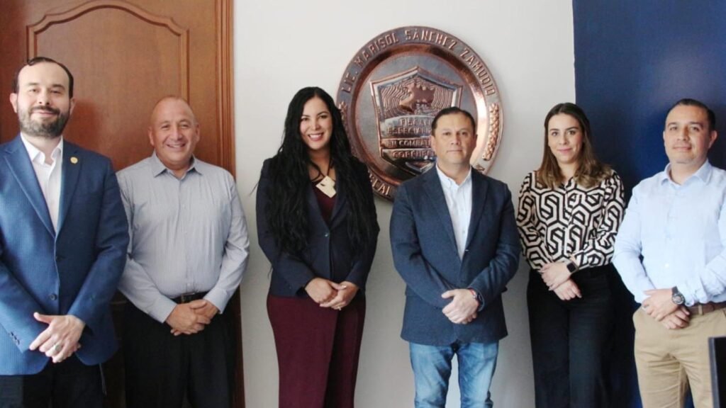 Reunión del titular de la Auditoría Superior de Michoacán con autoridades del Tribunal Anticorrupción y la Fiscalía Anticorrupción para fortalecer la transparencia y el combate a la corrupción.