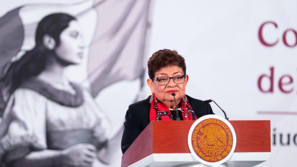 Ernestina Godoy durante presentación de iniciativa sobre feminicidio
