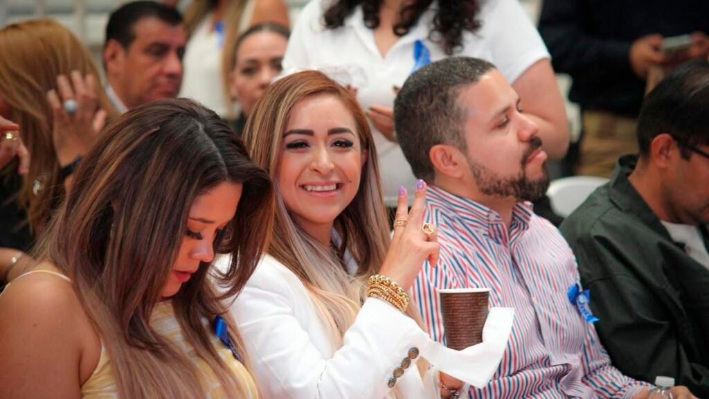 Grecia Aguilar participando en Parlamento Regional en Zitácuaro