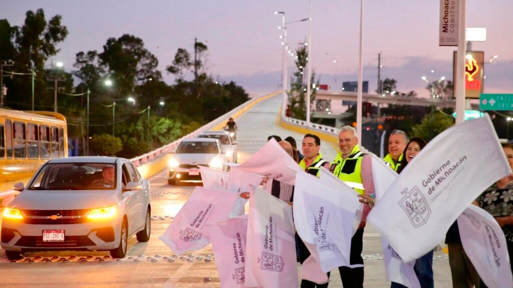Alfredo Ramírez Bedolla inaugura puente en Morelia