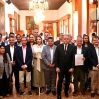 Brissa Arroyo participa en la presentación de iniciativa ciudadana para fortalecer la seguridad y profesionalizar policías municipales en Michoacán.