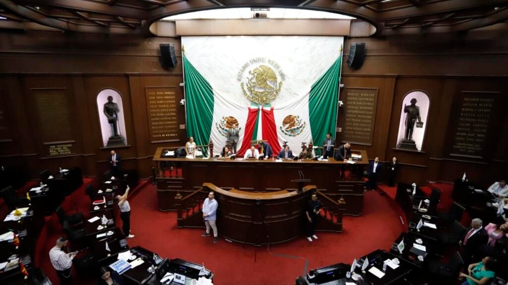 El Congreso de Michoacán aprobó reformas a la Ley de Salud para fortalecer la prevención y detección oportuna de la enfermedad renal crónica.