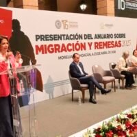 Diputadas del Congreso de Michoacán durante la presentación del Anuario de Migración y Remesas 2025 en Morelia.