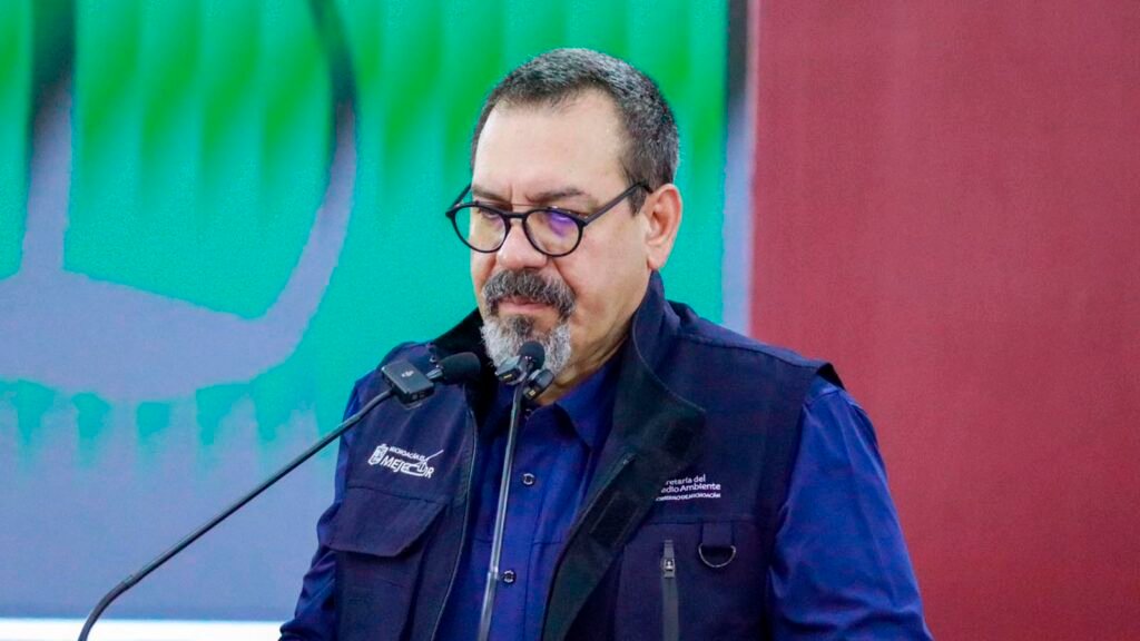 Alejandro Méndez López informa sobre rescate del lago de Pátzcuaro