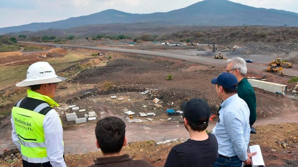 Alfredo Ramírez Bedolla supervisa obra en Morelia