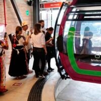 Cabinas del teleférico con vista cultural de Uruapan
