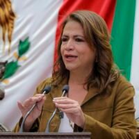 Fabiola Alanís durante sesión del Congreso de Michoacán