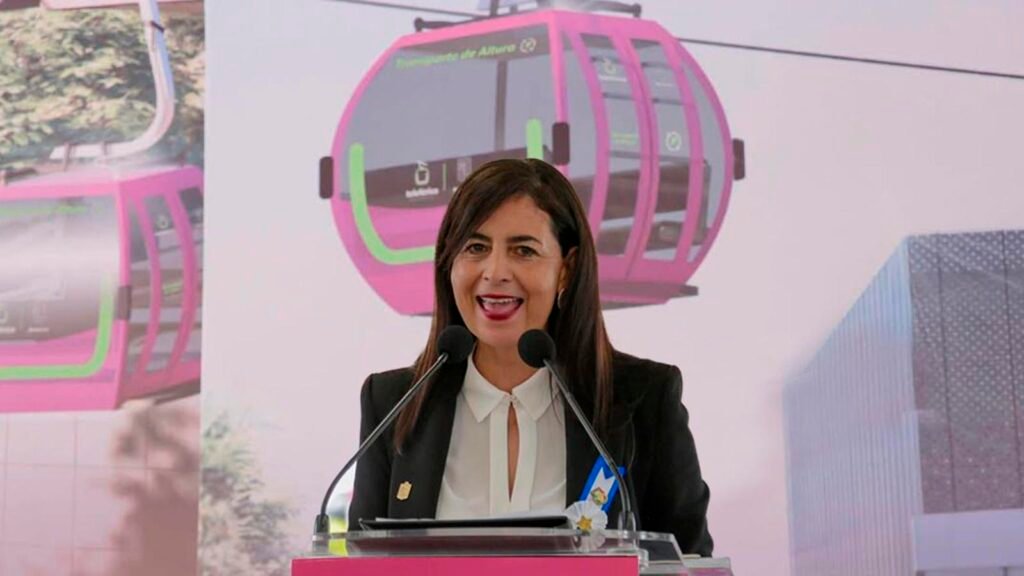 Gabriela Molina anuncia beneficios del teleférico de Uruapan