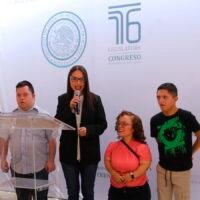 Personas con discapacidad participando en parlamento ciudadano