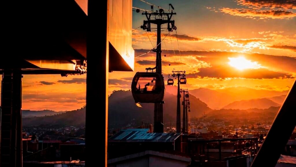 Teleférico de Uruapan con vista al atardecer