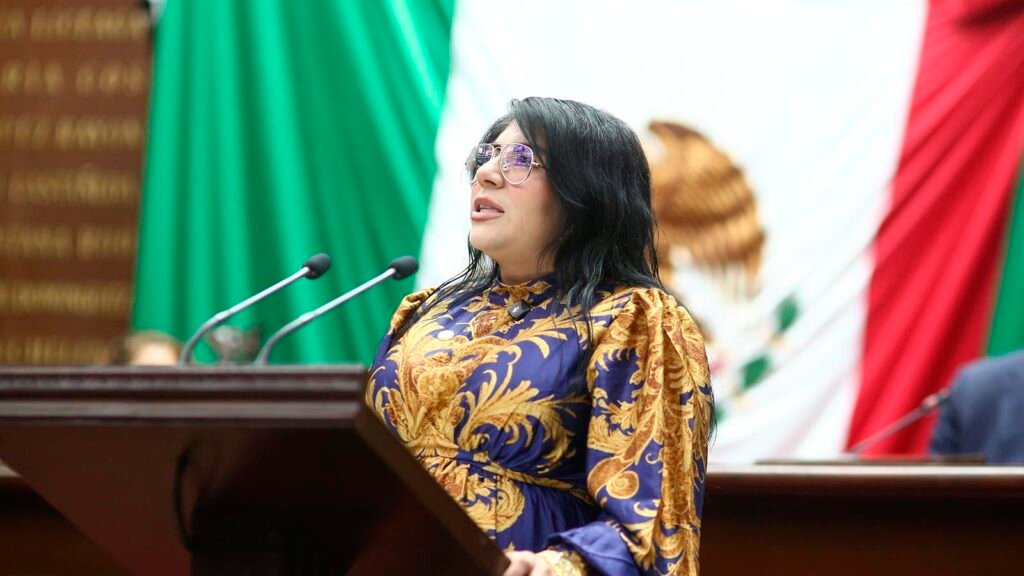Ana Vanessa Caratachea Sánchez en el Congreso de Michoacán