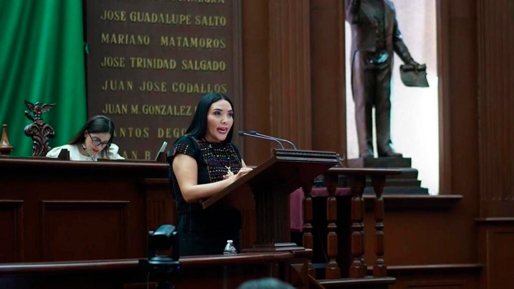 En el Congreso de Michoacán, diputadas y diputados aprobaron enviar al Congreso de la Unión una reforma promovida por Adriana Campos para fortalecer sanciones contra la trata y explotación laboral.