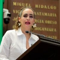 Sandra Arreola expone iniciativa Ley Monzón en tribuna del Congreso de Michoacán