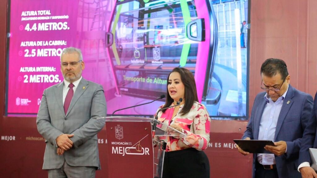 Alfredo Ramírez Bedolla presenta las nuevas cabinas del teleférico de Morelia