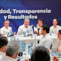 Alfredo Ramírez Bedolla durante toma de protesta del Consejo de Canaco Morelia