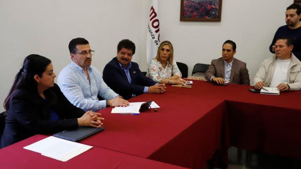 Reunión de integrantes de Canaco Morelia con diputados del congreso