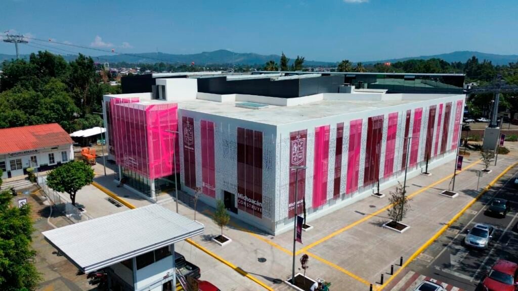 El nuevo DIF de Uruapan iniciará operaciones el 20 de mayo con capacidad para atender a más de 71 mil usuarios al año con servicios médicos y sociales.