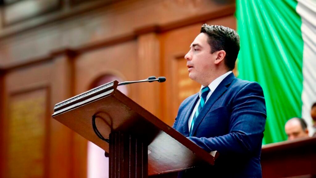 Iván Vera presenta iniciativa para proteger derechos de niñas y niños con padres privados de la libertad